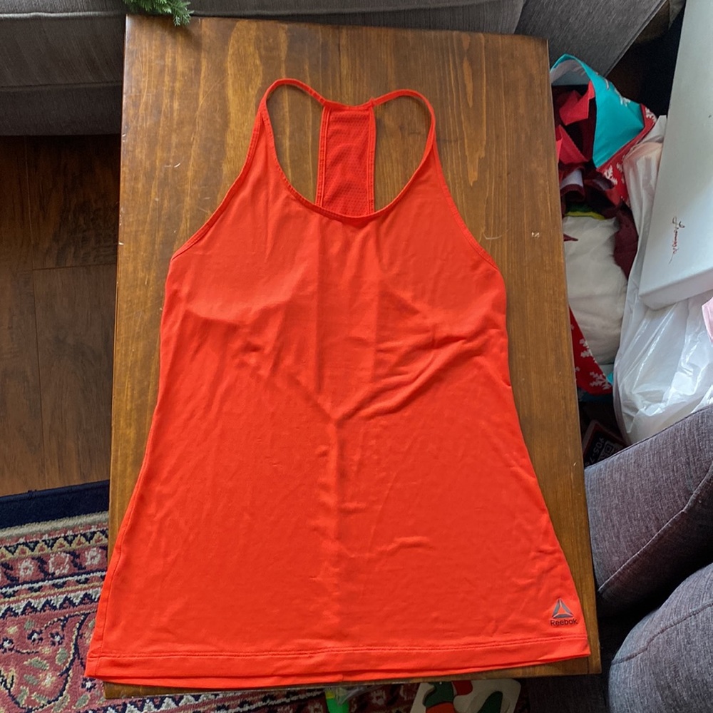 Reebok size small, activechill technology workout top lightweight